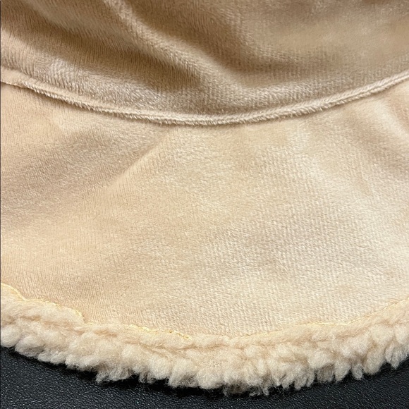 Ed Hardy | Cream Faux Fur Bucket Hat - Picture 10 of 11